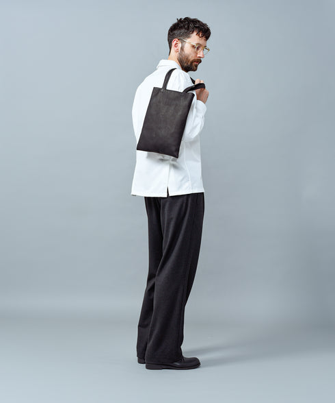 MR.OLIVE E.O.I / WATERPROOF WASHABLE LEATHER FLAT TOTE BAG(MEDIUM) ミスターオリーブ/ウォータープルーフウォッシャブルレザー/フラットトートバッグ(MEDIUM)